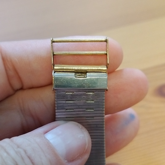 Vtg Wittnauer Quartz Gold & Black face w/ diamonds @ 12&6. HT4478 Swiss 9782 - Picture 6 of 14